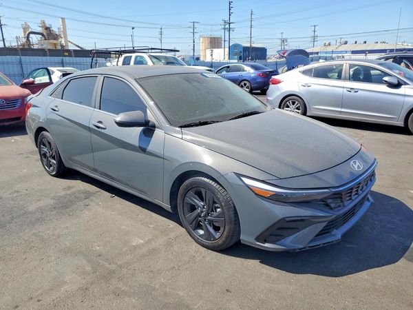 2024 HYUNDAI ELANTRA Limited