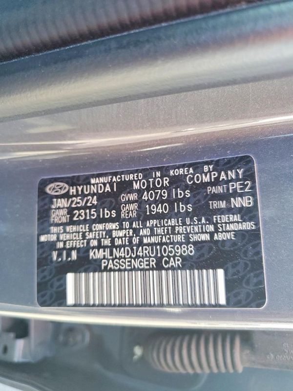 2024 HYUNDAI ELANTRA Limited