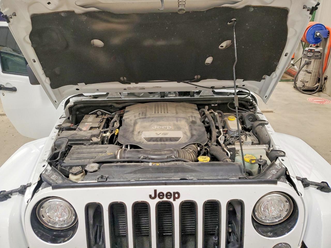 2017 JEEP WRANGLER UNLIMITED SAHARA 4X4