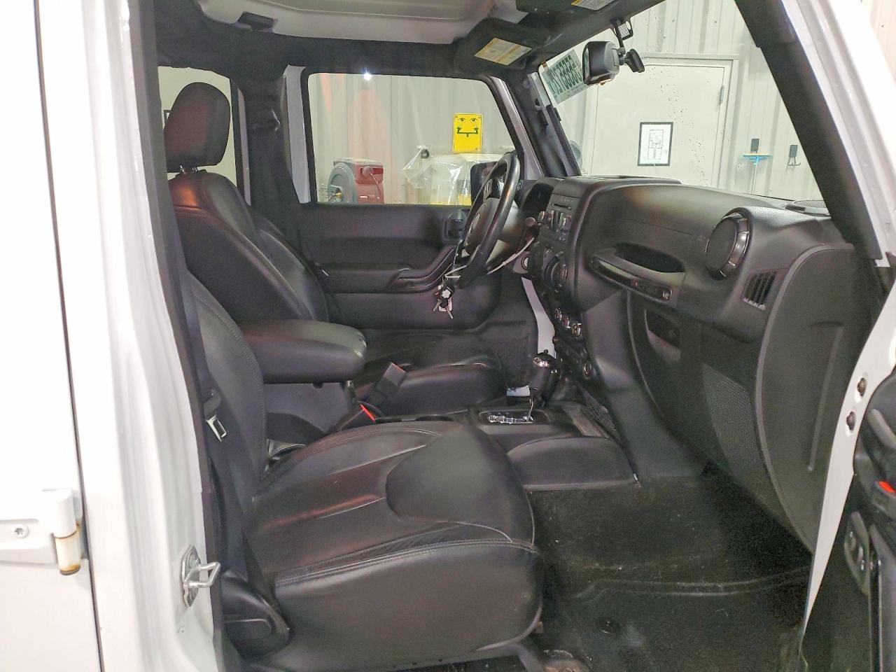 2017 JEEP WRANGLER UNLIMITED SAHARA 4X4