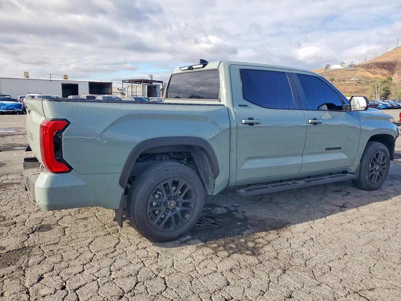 2025 TOYOTA TUNDRA