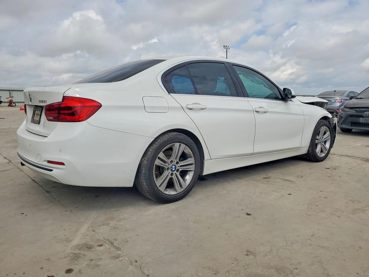 2018 BMW 330