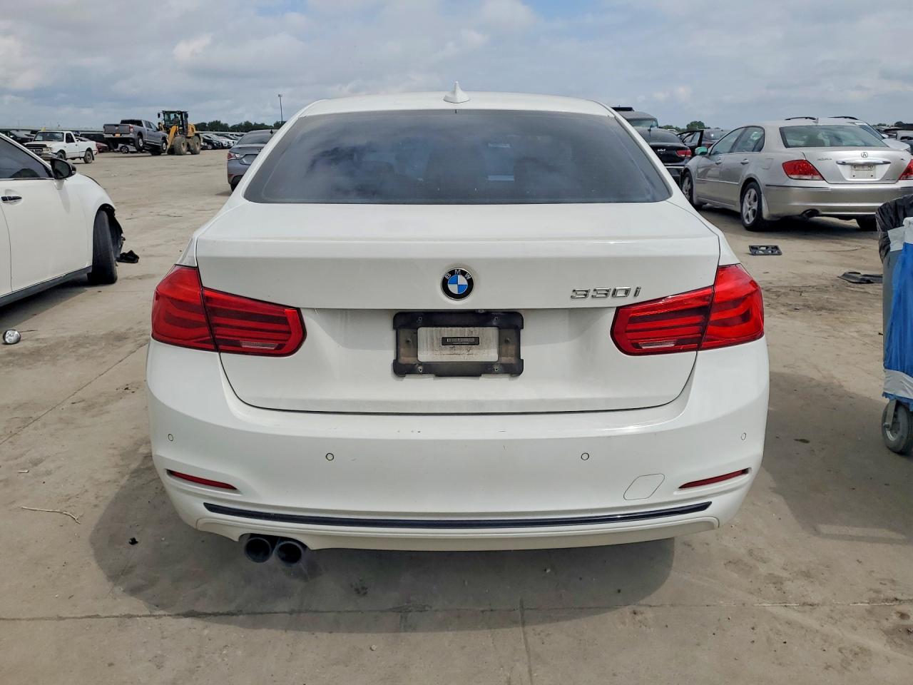 2018 BMW 330