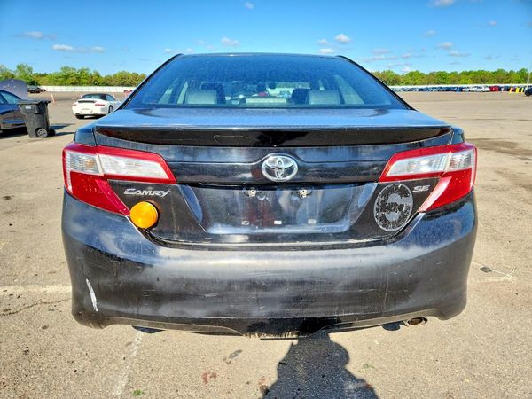2014 TOYOTA CAMRY