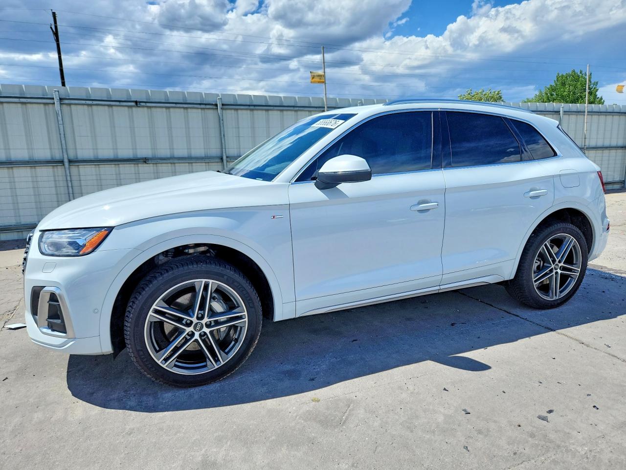 2021 AUDI Q5 E