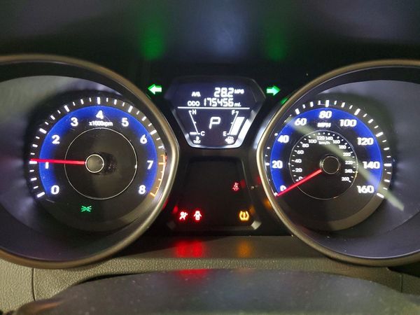 2013 HYUNDAI ELANTRA