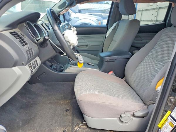 2015 TOYOTA TACOMA Delux Grade