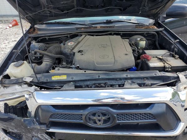 2015 TOYOTA TACOMA Delux Grade