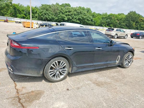2019 KIA STINGER Base