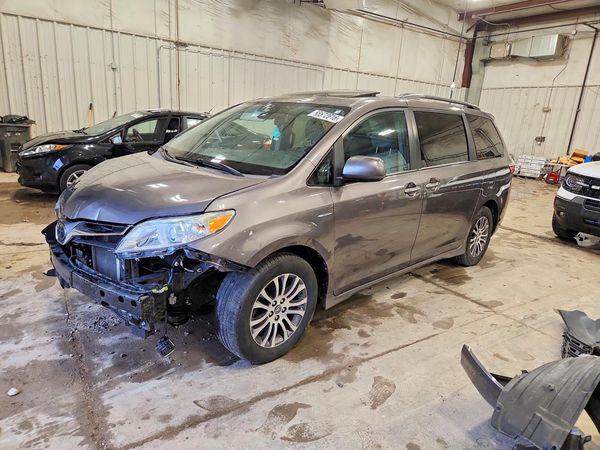 2019 TOYOTA SIENNA