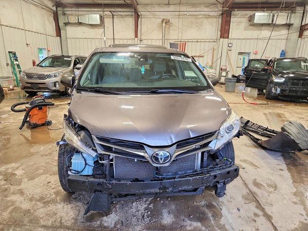 2019 TOYOTA SIENNA