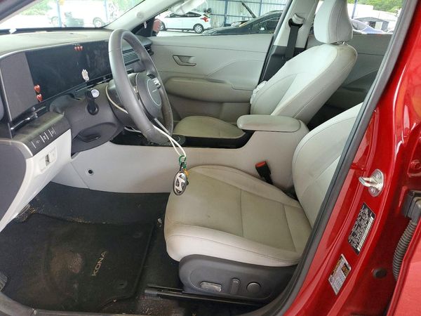 2024 HYUNDAI KONA SE