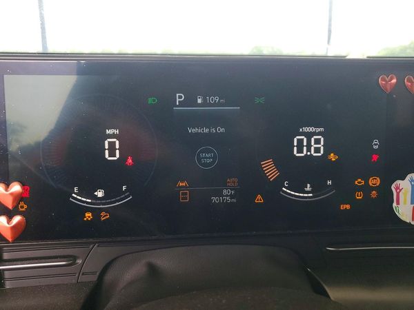 2024 HYUNDAI KONA SE