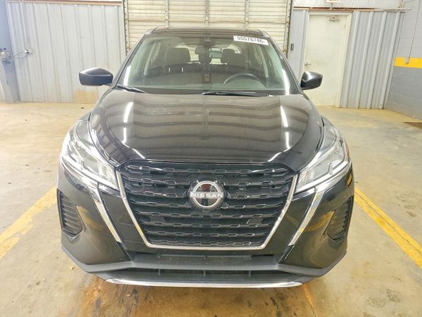 2024 NISSAN KICKS