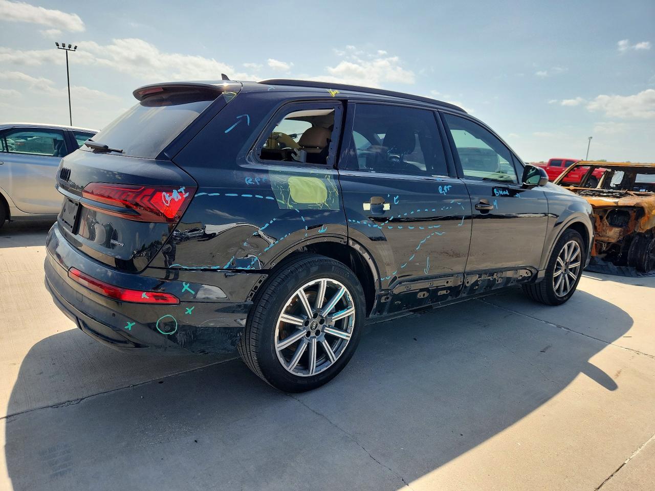 2022 AUDI Q7 quattro Premium Plus