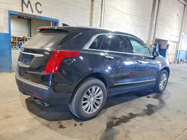 2017 CADILLAC XT5