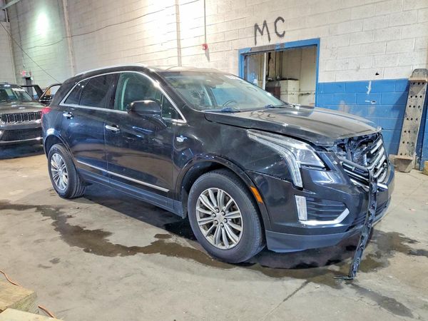 2017 CADILLAC XT5