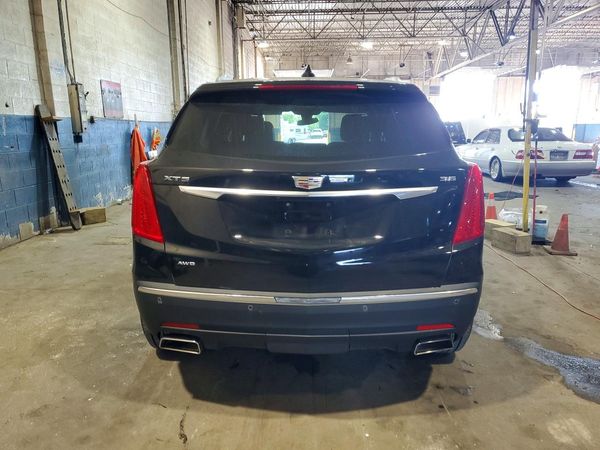 2017 CADILLAC XT5