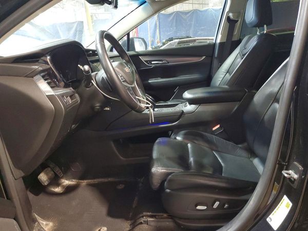 2017 CADILLAC XT5