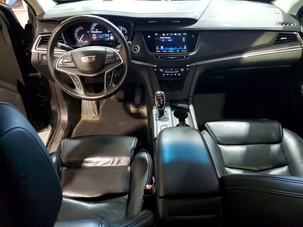 2017 CADILLAC XT5