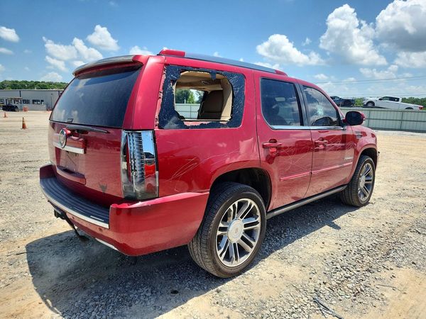 2013 CADILLAC ESCALADE Premium