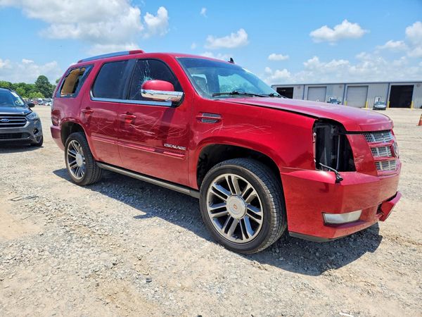 2013 CADILLAC ESCALADE Premium