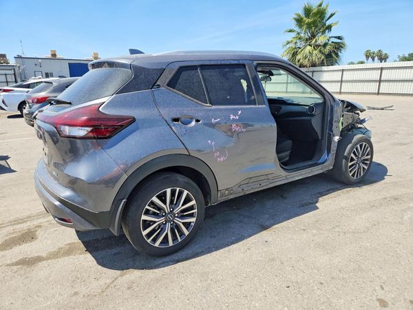 2022 NISSAN KICKS