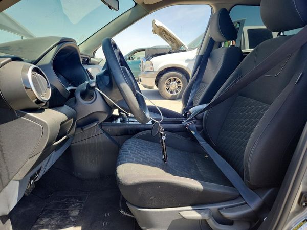 2022 NISSAN KICKS