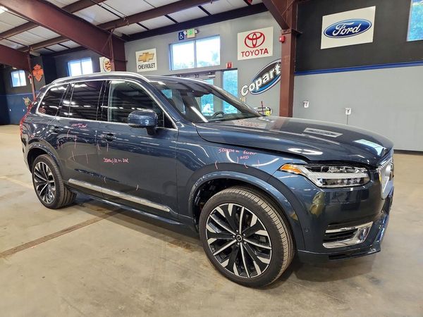 2024 VOLVO XC90 Ultimate Bright — Passenger 3/4