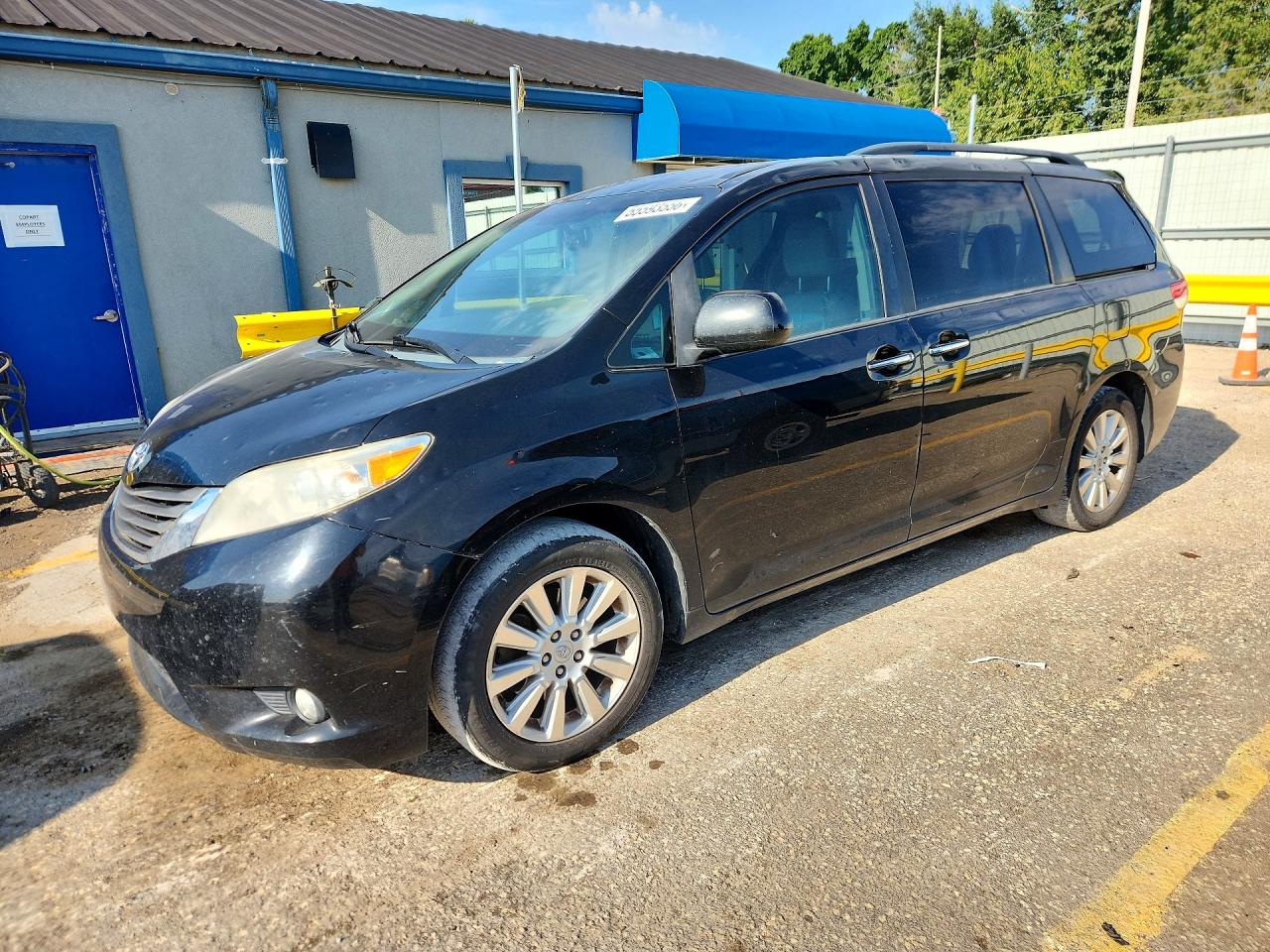 2014 TOYOTA SIENNA