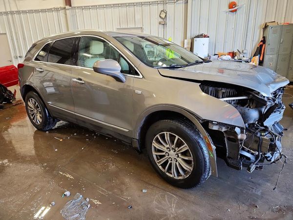 2017 CADILLAC XT5