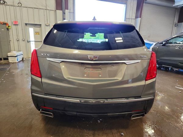 2017 CADILLAC XT5