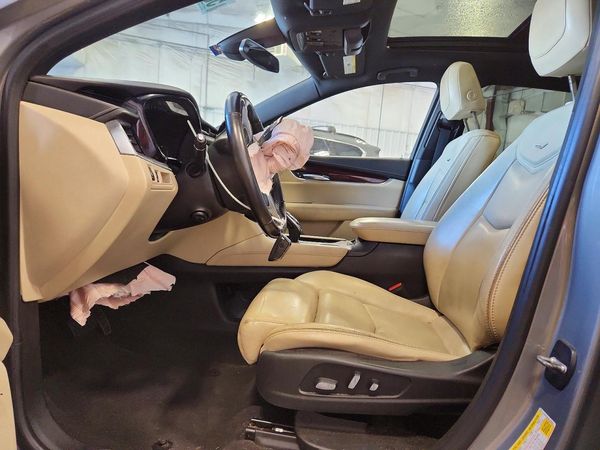 2017 CADILLAC XT5