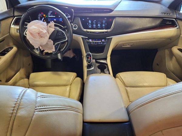 2017 CADILLAC XT5