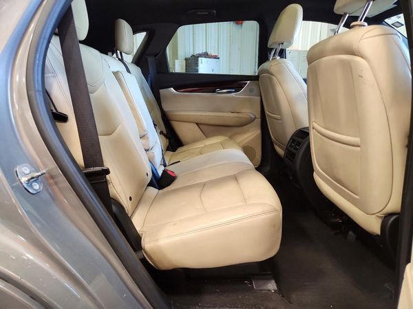 2017 CADILLAC XT5