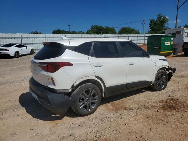 2022 KIA SELTOS LX