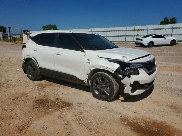 2022 KIA SELTOS LX