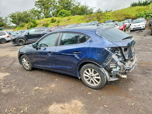 2015 MAZDA 3 Touring/GS
