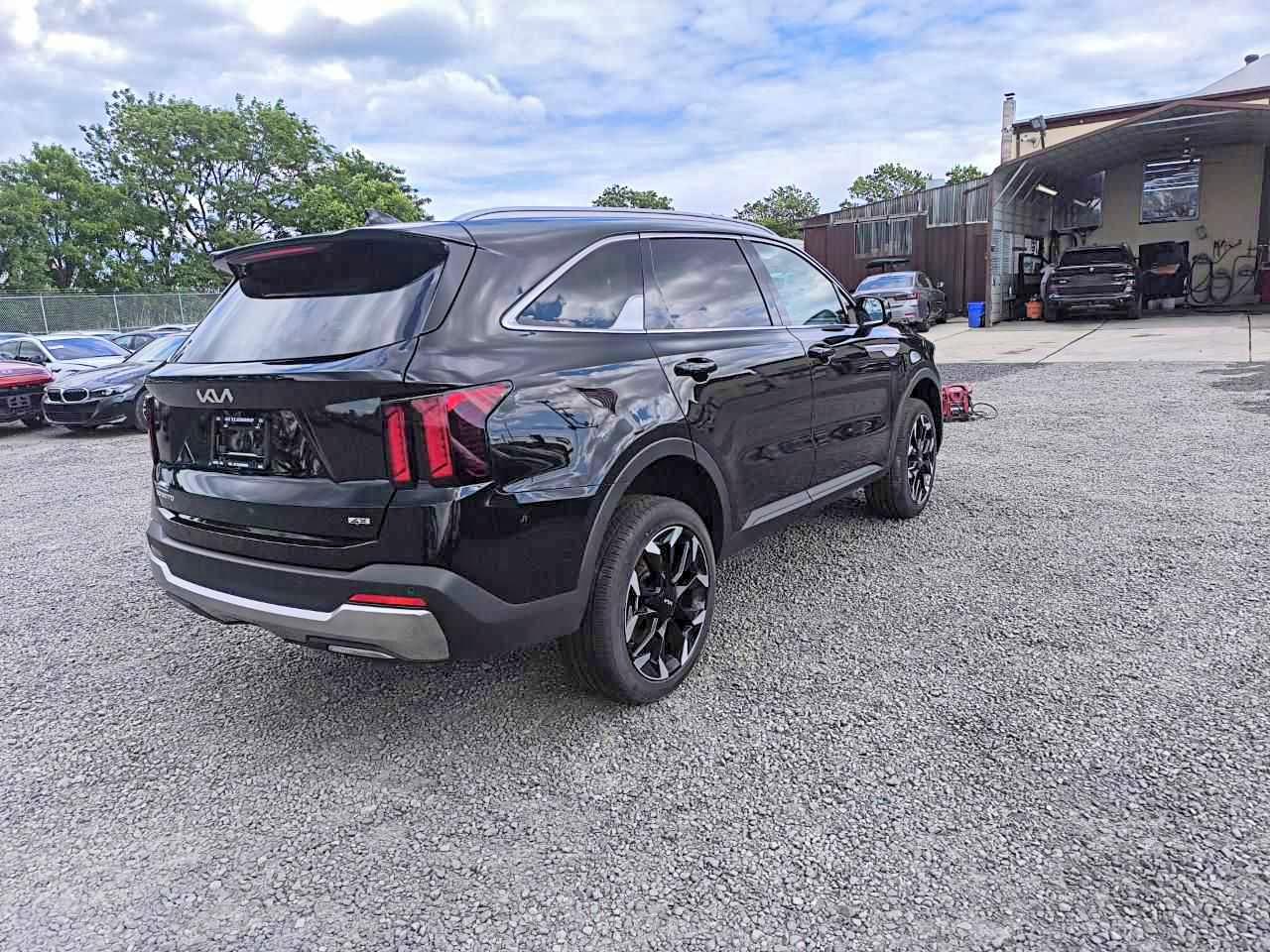 2025 KIA SORENTO EX; X-Line EX