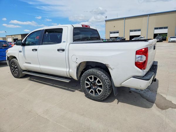 2018 TOYOTA TUNDRA SR5
