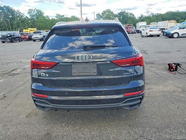 2024 AUDI Q3 S Line quattro Premium