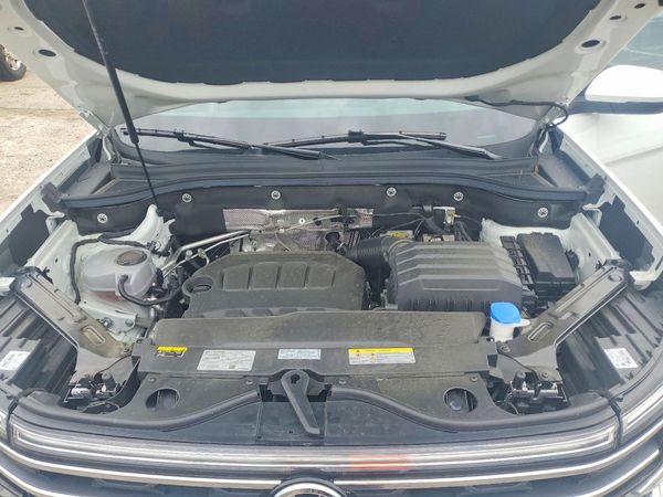 2024 VOLKSWAGEN ATLAS SE w/ Technology — Engine bay