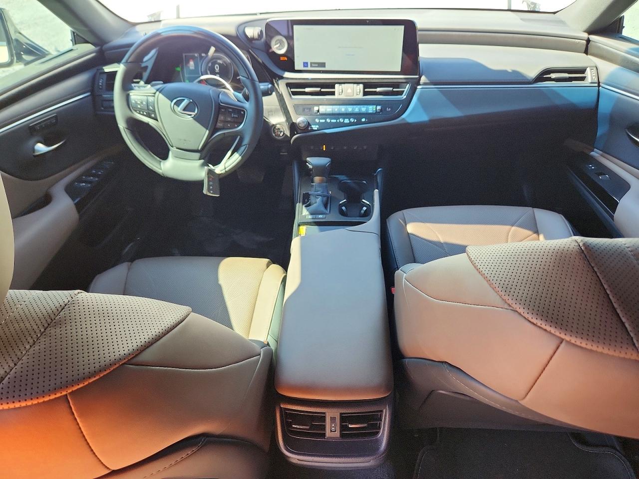 2025 LEXUS ES 300H 300h Luxury