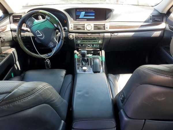 2017 LEXUS LS 460