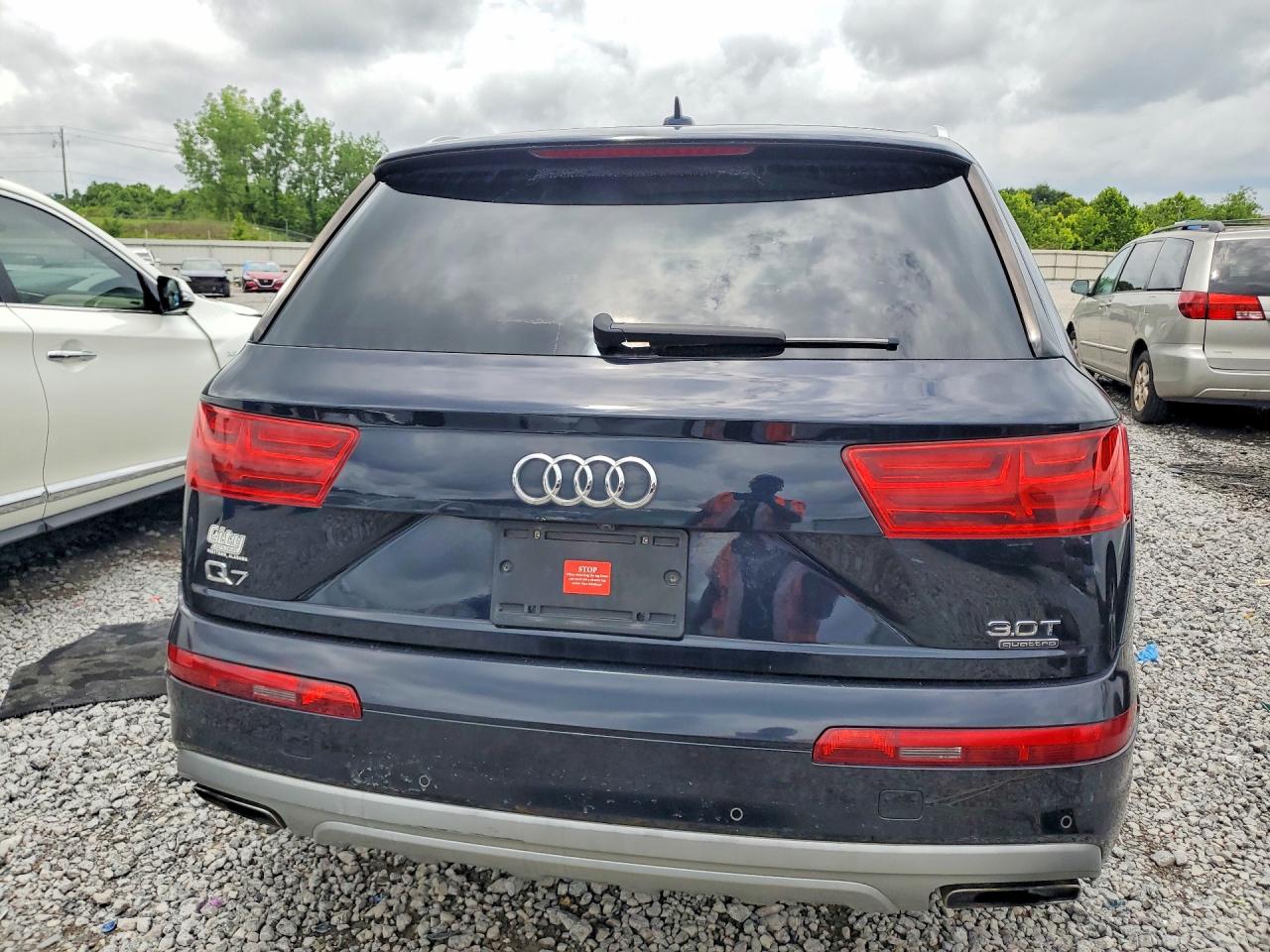2017 AUDI Q7 quattro Premium Plus