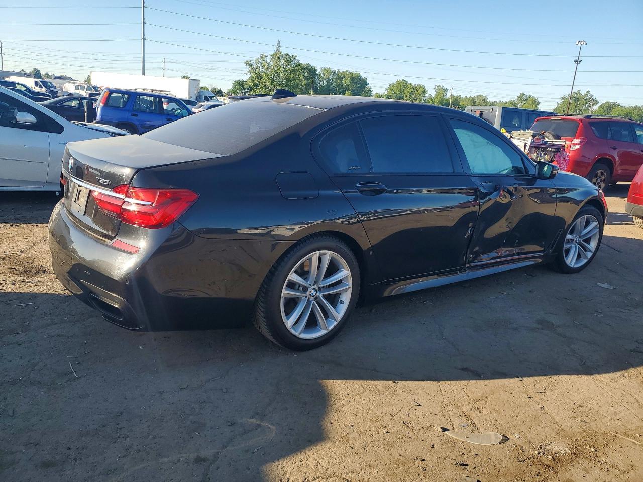 2016 BMW 750 xDrive