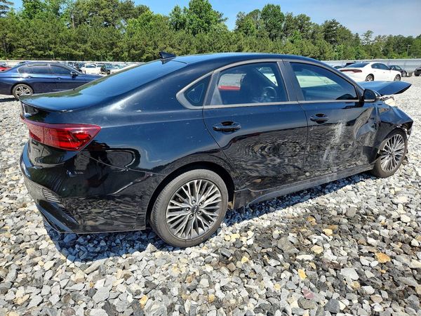 2024 KIA FORTE GT Line