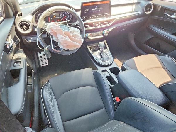 2024 KIA FORTE GT Line