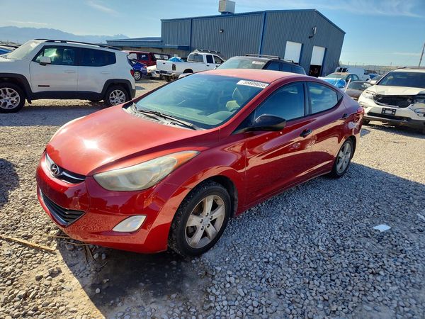 2013 HYUNDAI ELANTRA