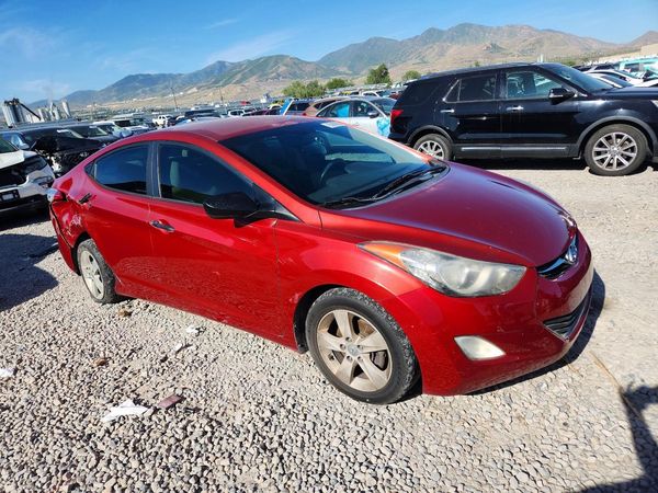 2013 HYUNDAI ELANTRA